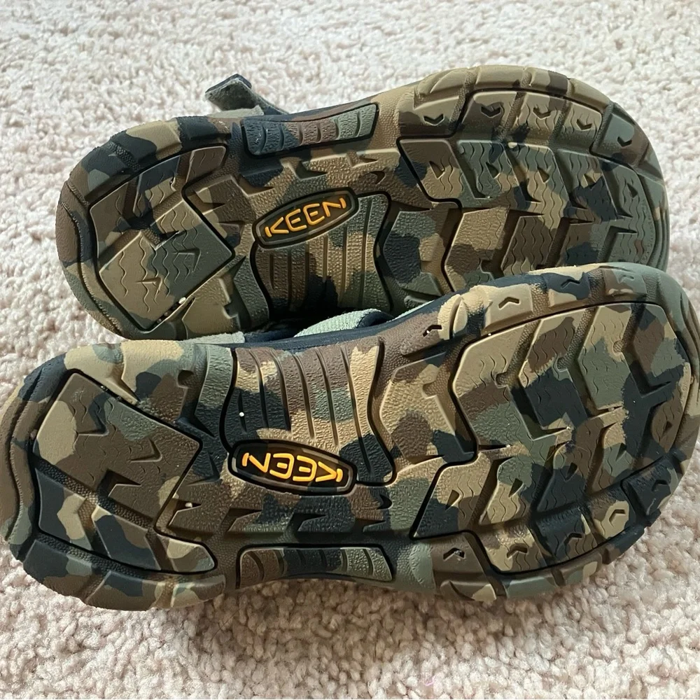 Kid Keen Camo Water Shoes Rugged Toe Cap Design